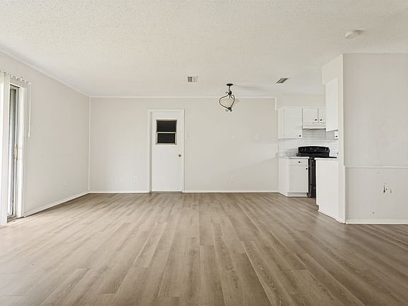 4th image of 714 Shorecrest Dr