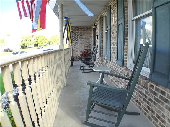 3rd image of 1327 Barrington Dr
