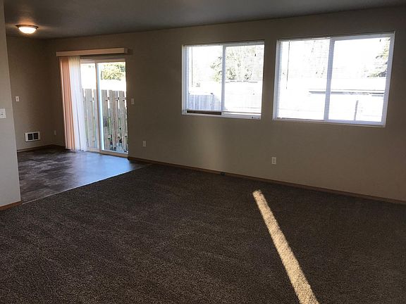 5th image of 16719 A St S #16721