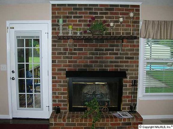 3rd image of 105 Colonial Dr
