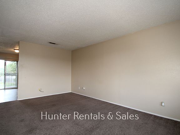 5th image of 1604 Cedarhill Dr APT C