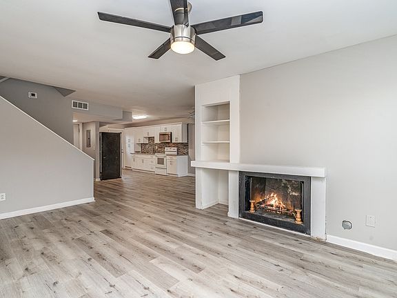5th image of 14 Hickory Ct