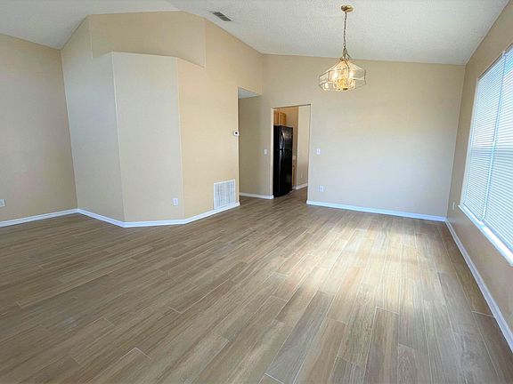 5th image of 10513 Petaloma Dr