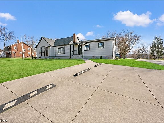 2nd image of 4001 S Cleveland Massillon Rd