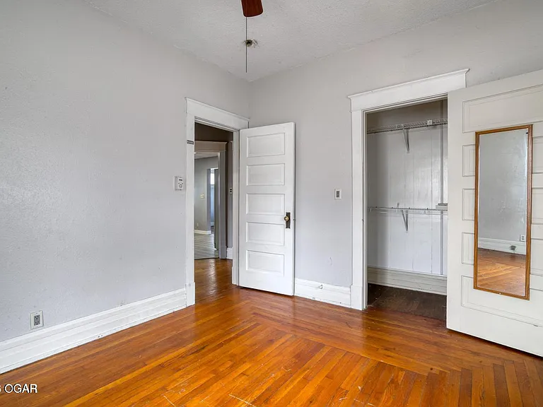 1321 W Broadway St — Photo 6
