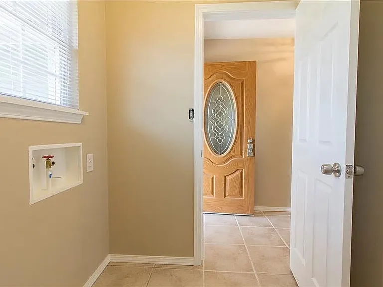 510 Crosby Blvd — Photo 19