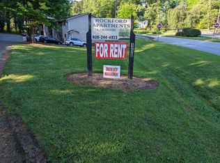 1220 8th St NE APT H, Hickory, NC 28601