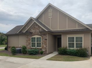 1742 Sedgefield Dr, Ooltewah, TN 37363