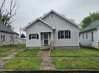 618 8th St, Monett, MO 65708
