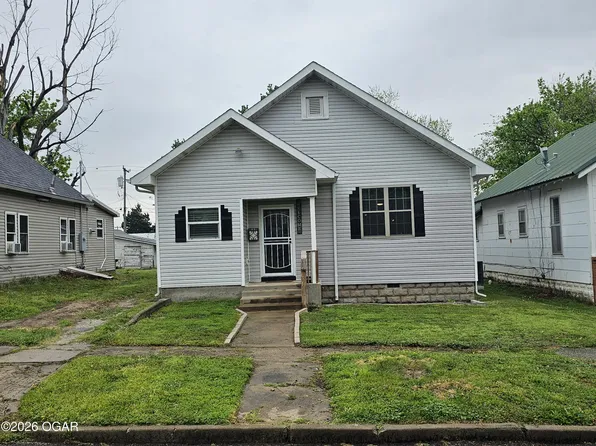 618 8th St, Monett, MO 65708
