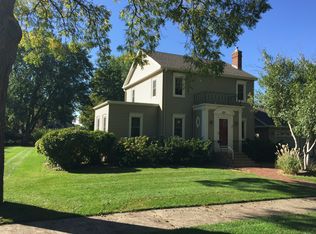 110 8th St SW, Le Mars, IA 51031