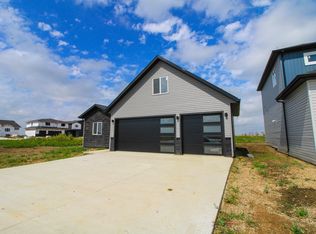 517 Downing St, Surrey, ND 58785