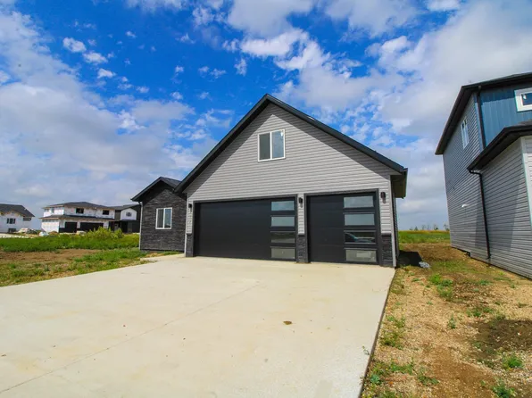 517 Downing St, Surrey, ND 58785