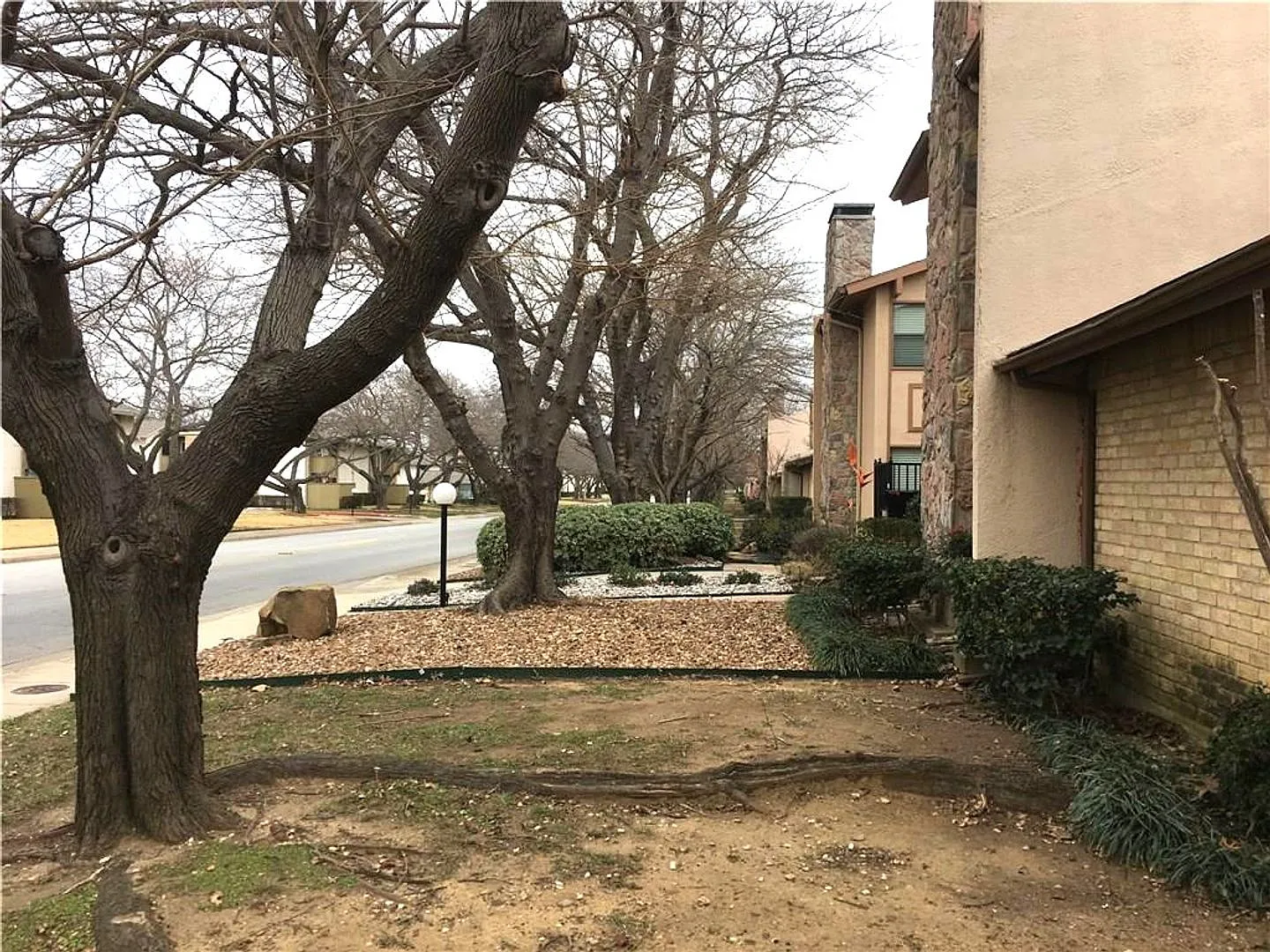 Townhouse for Lease in Dallas — Photo 2