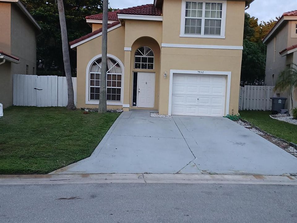 1st image of 7932 Lakewood Cove Court