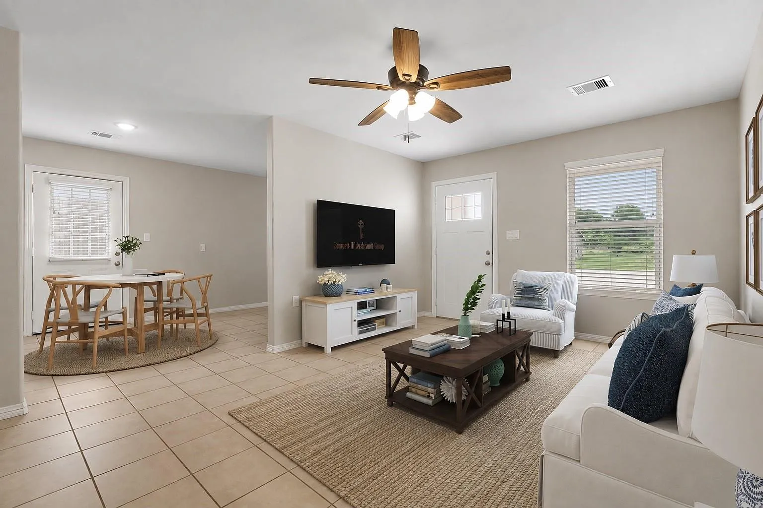 3 bed, 2.0 bath, 1070 sqft, $1,350 — Photo 2