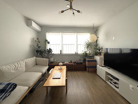 5th image of 31-16 31st St APT 4F