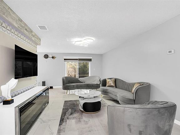 3rd image of 5316 Jade St