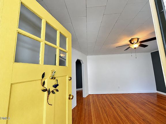 3rd image of 2907 Broad St