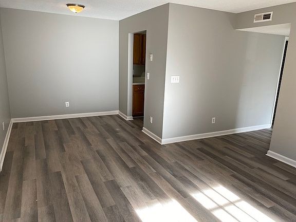 2nd image of 1251 Parkway Pl APT C