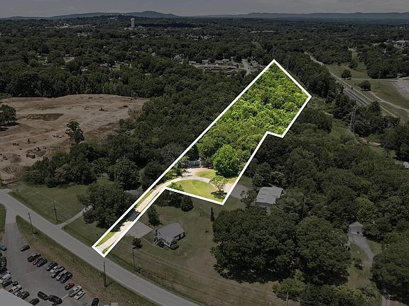 3rd image of 663 Arlington Rd