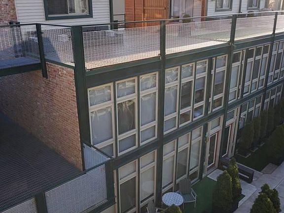 3rd image of 1446 S Michigan Ave APT C