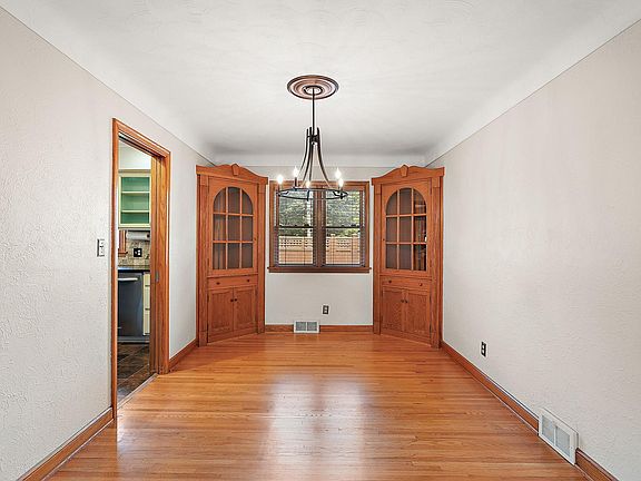 5th image of 1711 Maryland Ave E