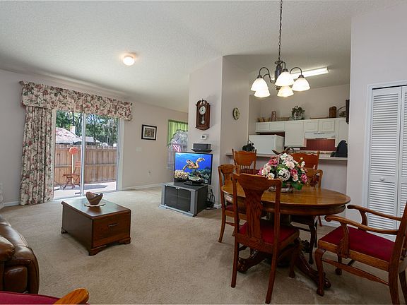 3rd image of 5881 Liska Dr