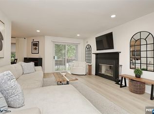 1 Tulip Cres APT 1A, Little Falls, NJ 07424
