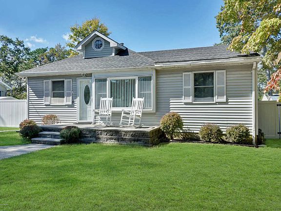 3rd image of 316 Tiller Ave