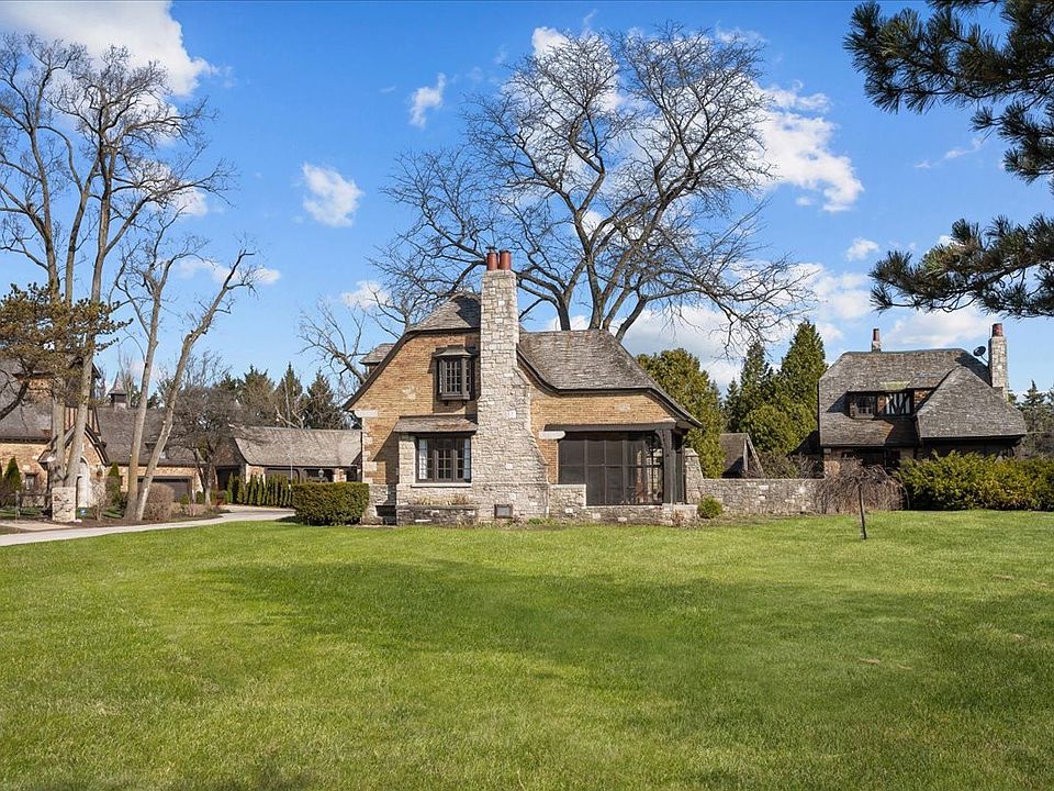1st image of 561 Hathaway Cir