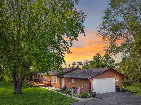 6866 Forest Preserve Rd, Rockton, IL 61072