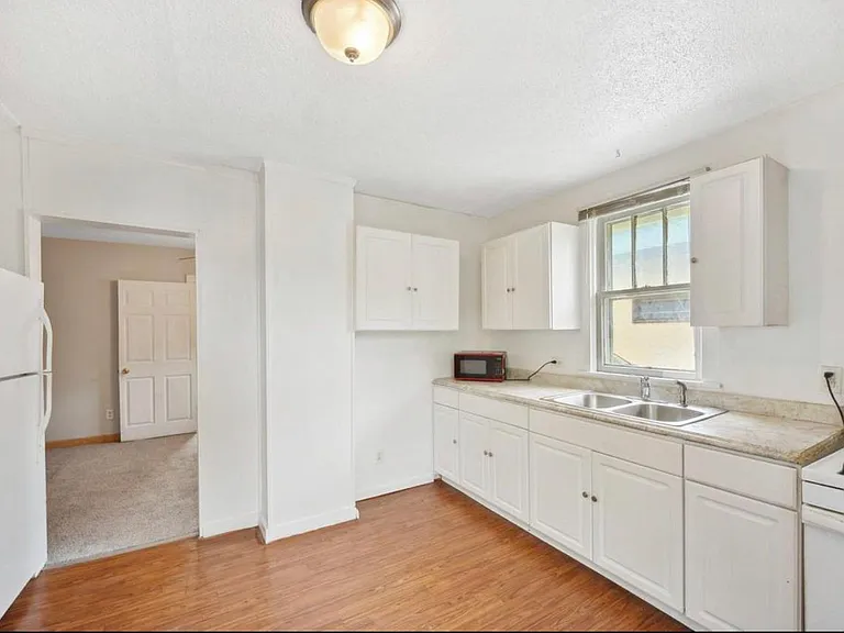 948 Cook Ave E — Photo 12