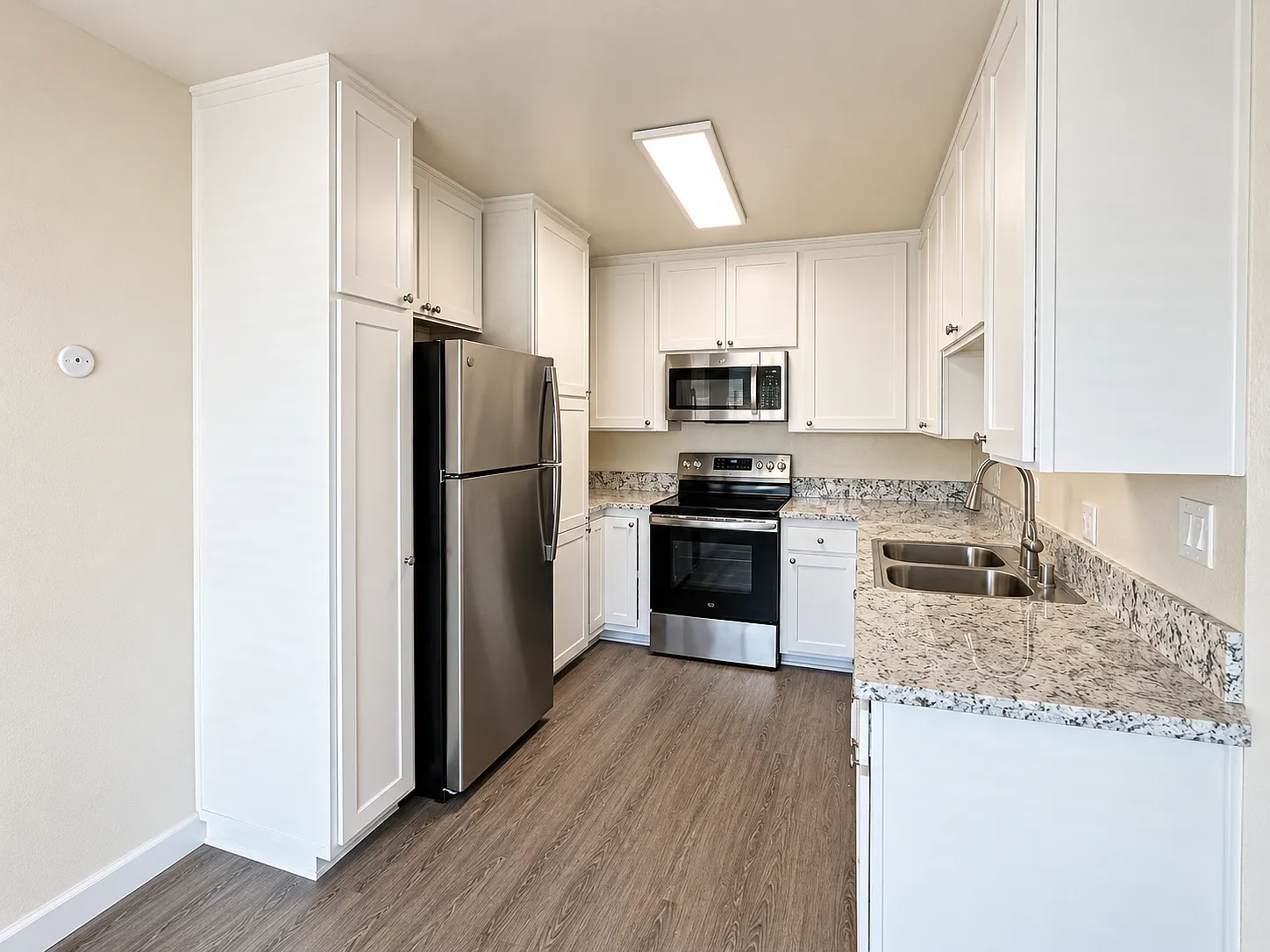 2 bed, 1250 sqft, $2,660 — Photo 4
