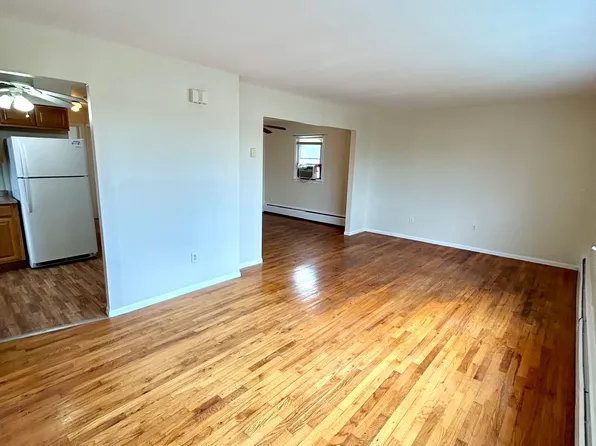 (undisclosed Address), Island Park, NY 11558