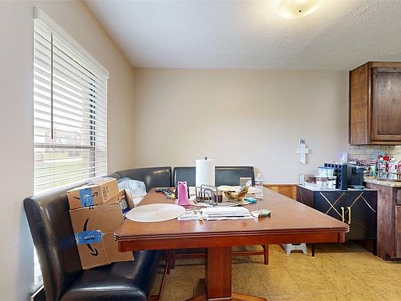 5th image of 704 Vassar Ct APT A
