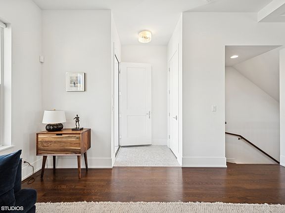 5th image of 3579 W Dickens Ave