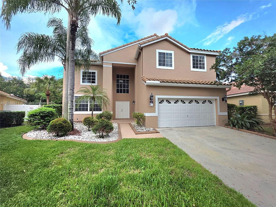1st image of 584 Cambridge Dr #584