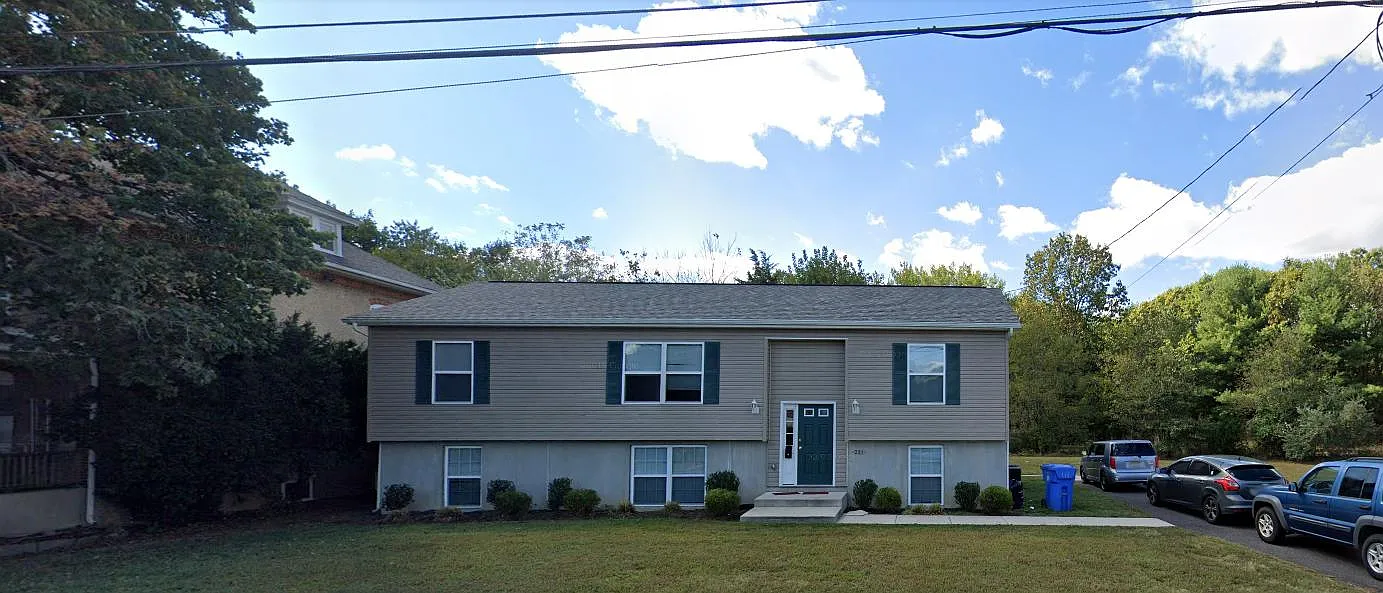 231 Laurel Ave — Photo 1
