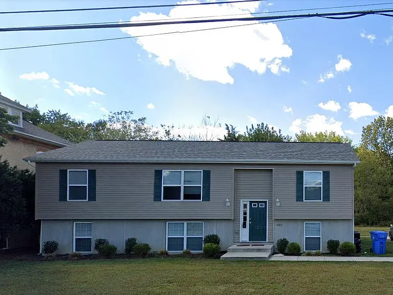 231 Laurel Ave — Photo 1