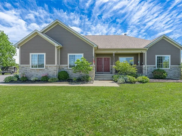 8272 Snake Rd, Dayton, OH 45426