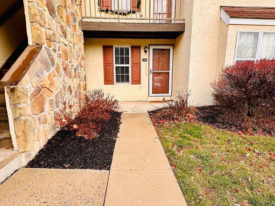 First floor, private entrance