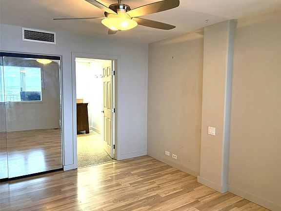 3rd image of 1212 Nuuanu Ave APT 3907