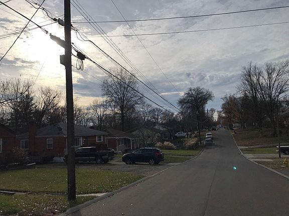 5th image of 3607 Lakewood Dr