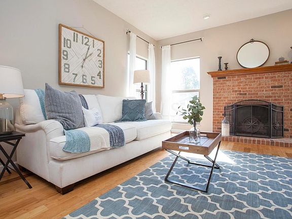 3rd image of 740 Montmorency Dr E