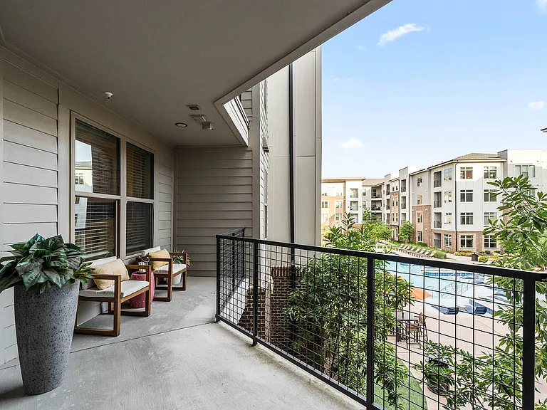 Knox at Metrocenter Apartments — Photo 26