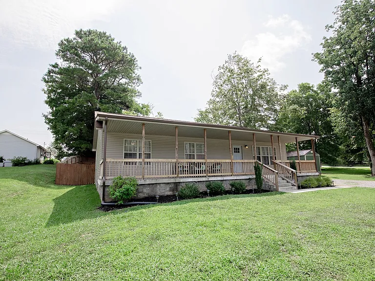457 Reeves Dr — Photo 27