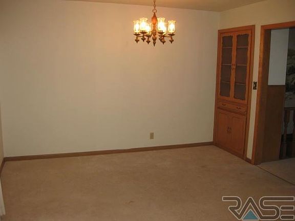 4th image of 1708 S Lake Ave
