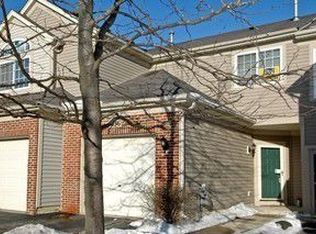 3636 Roanoke Ave, Carpentersville, IL 60110