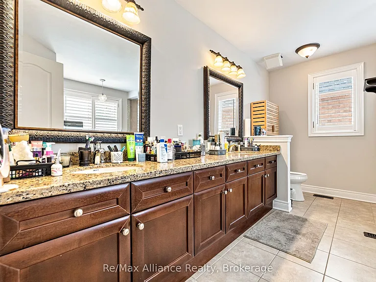2404 Rideau Dr — Photo 20